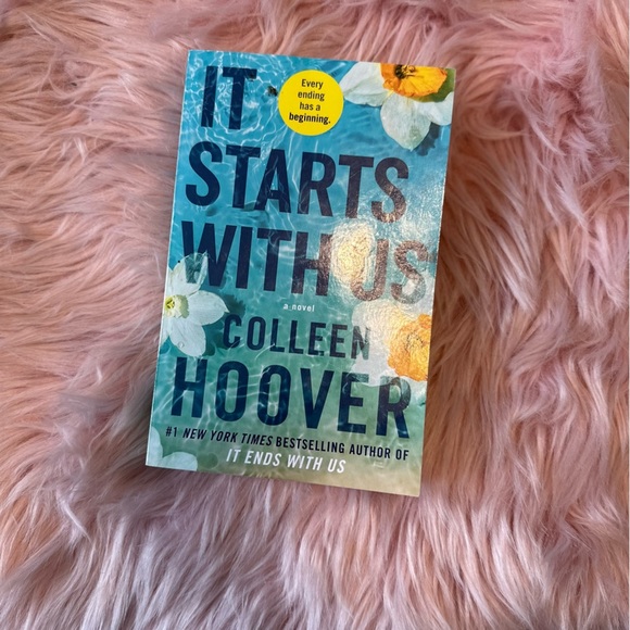 It ends with us & It starts with us by Colleen Hoover Paperback Book 1&2 Bundle - Picture 2 of 8